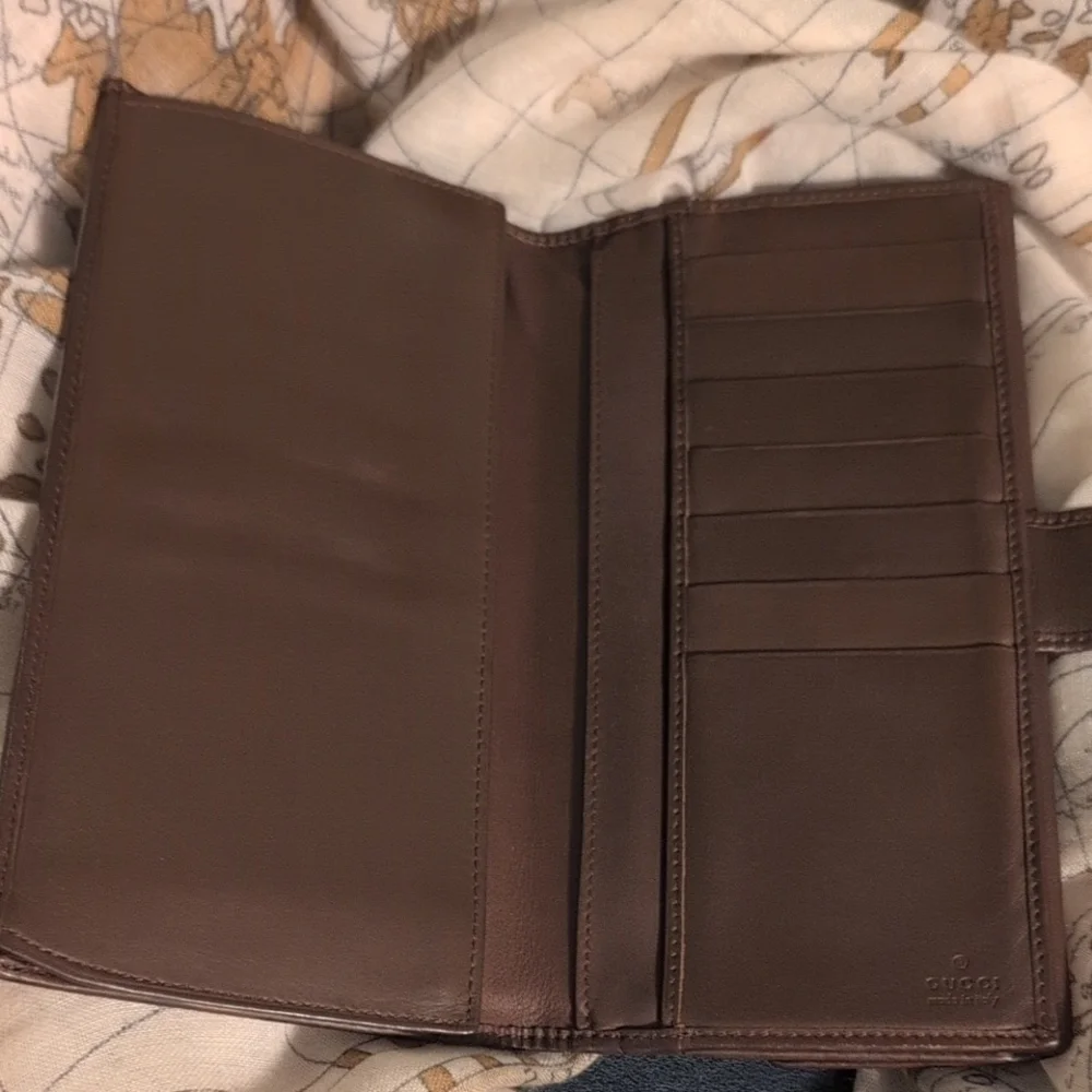 Gucci Signature Brown and Cream Clutch Vintage Italy Wallet - Picture 8 of 16